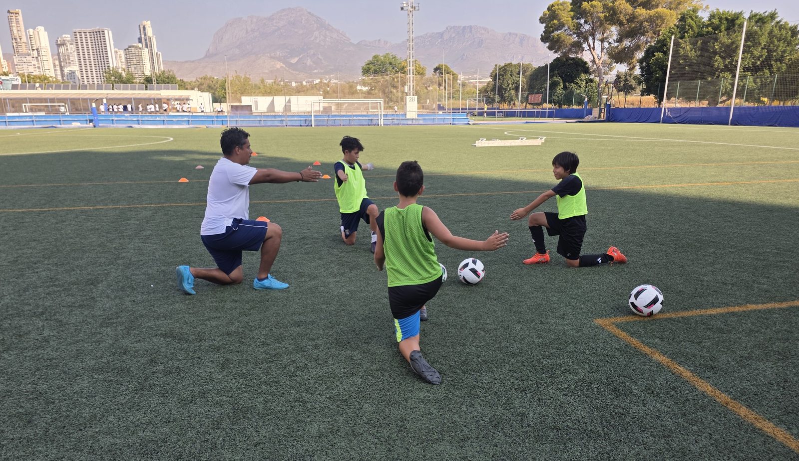 Sesión de entrenamiento en campo con grupo reducido